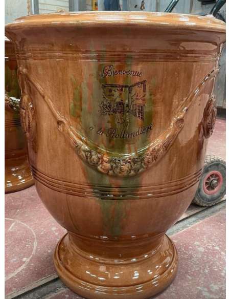 Engraving on vase