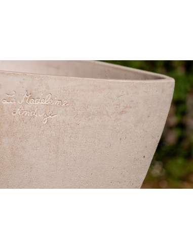 Brushed white clay Ellipse cup