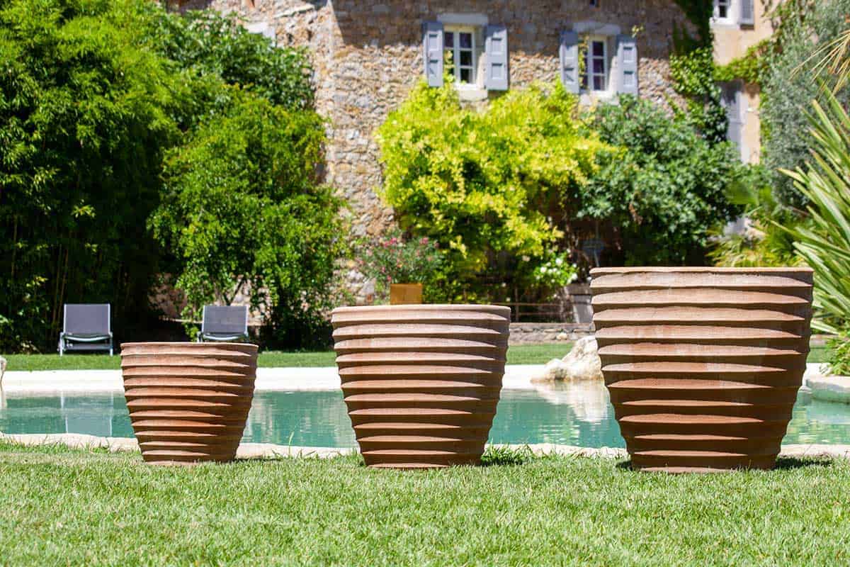 Vases en terre cuite italiens